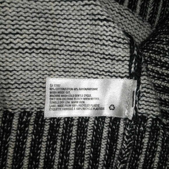 Gap logo sweater with hood size M BNWOT - Picture 4 of 4
